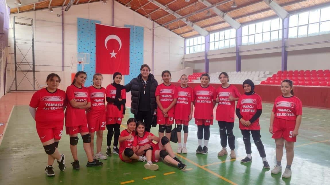 İlçe Voleybol Turnuvasına Katıldık